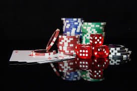 Online Bingo ကဒ်ပြားနှင့် နံပါတ်ဘောလုံးများ